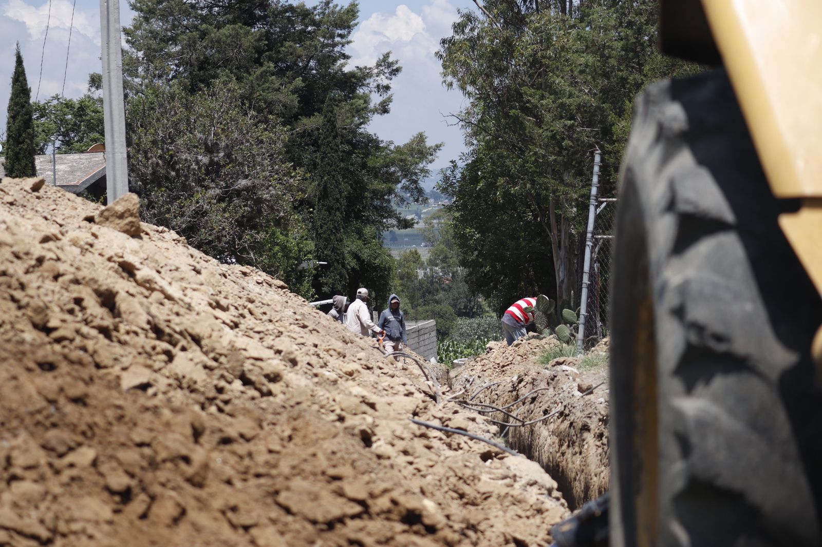 Ayuntamiento de Tzompantepec amplía red de drenaje en Ahuashuatepec